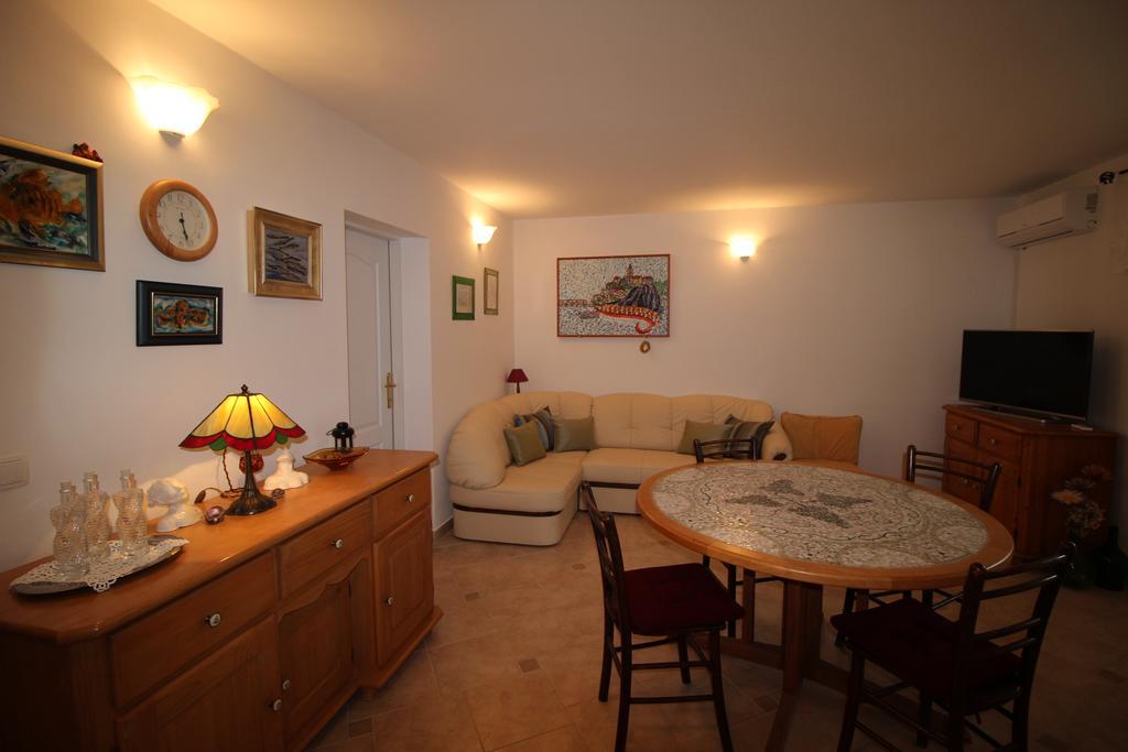 Megi1 Apartment เวอร์บนิค ห้อง รูปภาพ